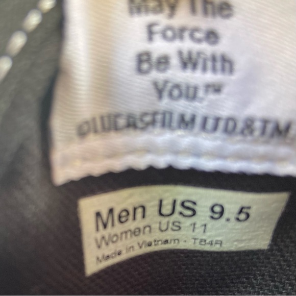 VANS Unisex Black Star Wars lace up sneakers. Size 9.5Men. Pre-owned. - Picture 6 of 8